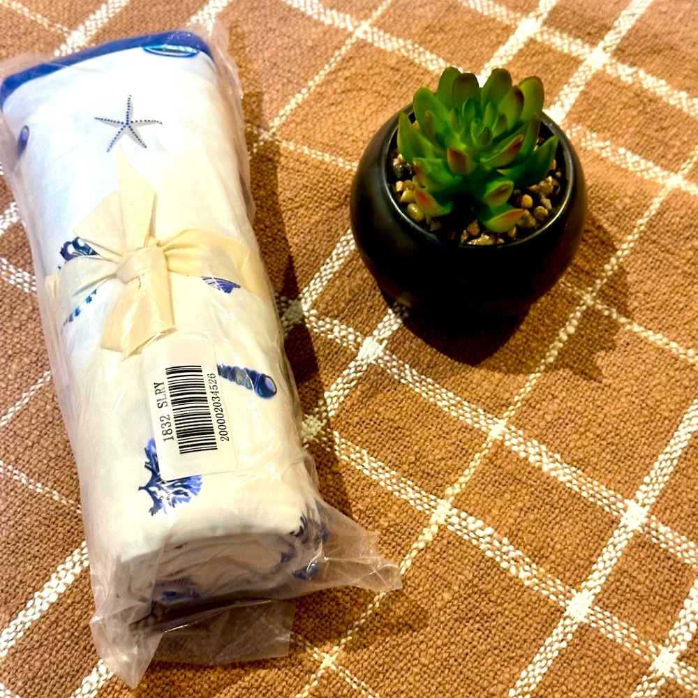 Kyte Baby swaddle blanket in Royal Shell BNIB